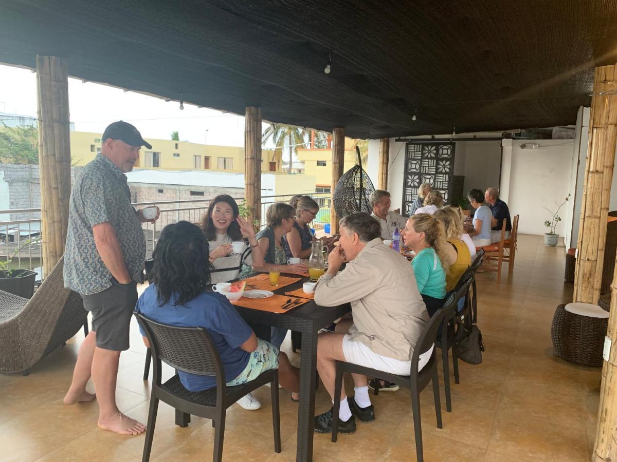 Hostal Costa del Pacifico Puerto Ayora  Esterno foto