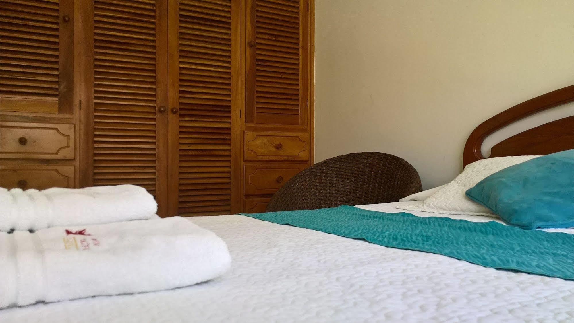 Hostal Costa del Pacifico Puerto Ayora  Esterno foto