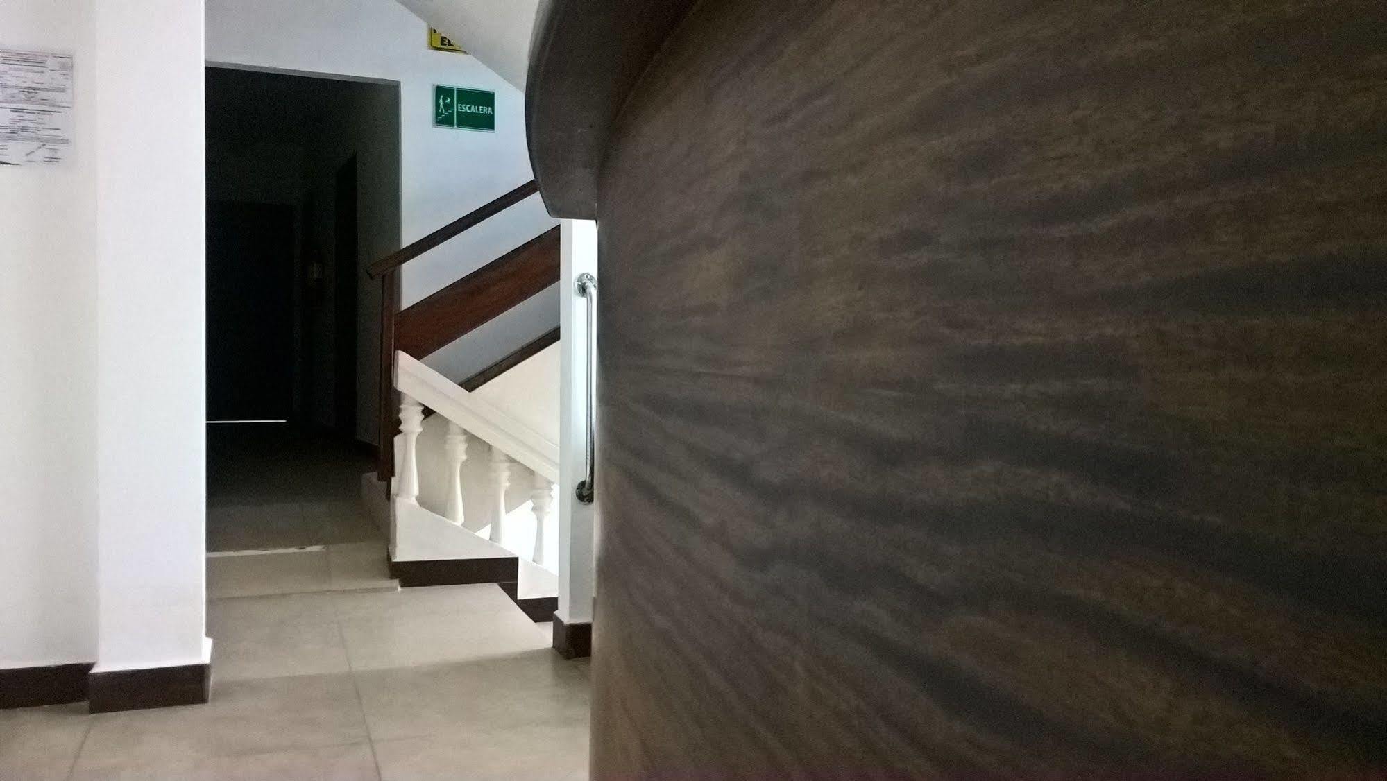Hostal Costa del Pacifico Puerto Ayora  Esterno foto